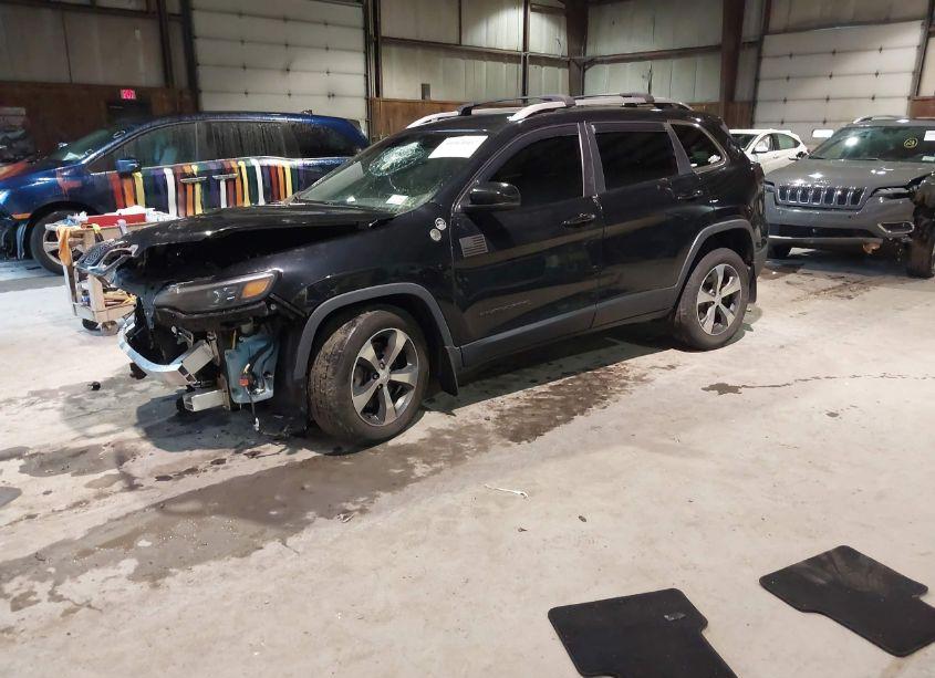 Photo 2 of 2019 Jeep Cherokee LIMITED 4X4 (VIN 1C4PJMDN1KD251730)