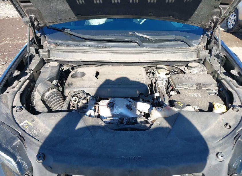 Photo 10 of 2019 Jeep Cherokee LIMITED 4X4 (VIN 1C4PJMDN3KD180708)