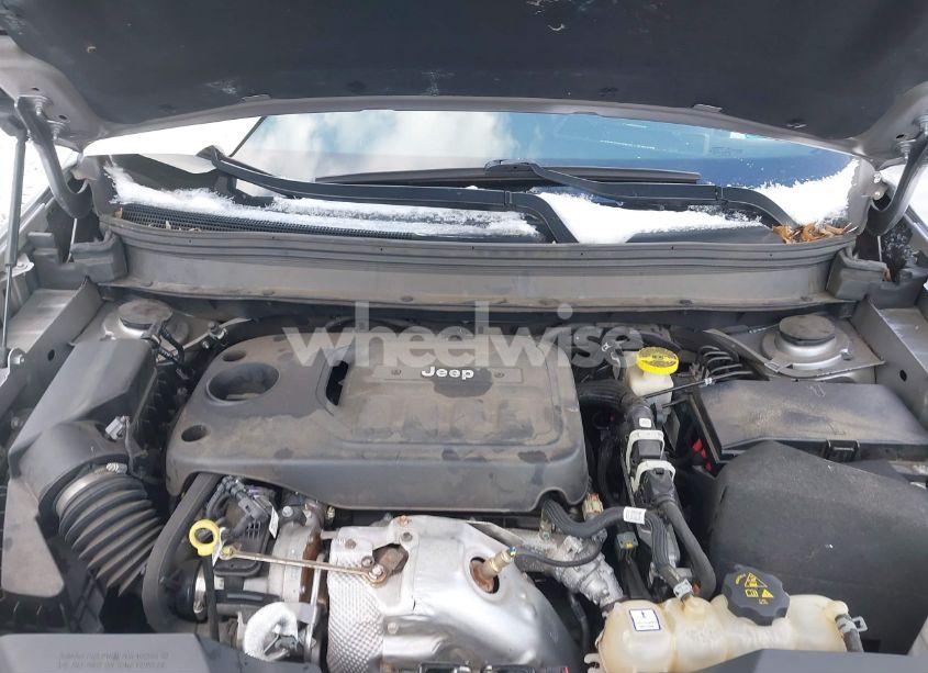 Photo 10 of 2019 Jeep Cherokee LIMITED 4X4 (VIN 1C4PJMDN4KD116712)