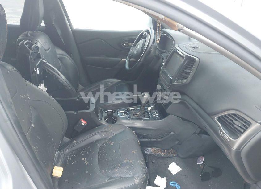 Photo 5 of 2019 Jeep Cherokee LIMITED 4X4 (VIN 1C4PJMDN4KD116712)