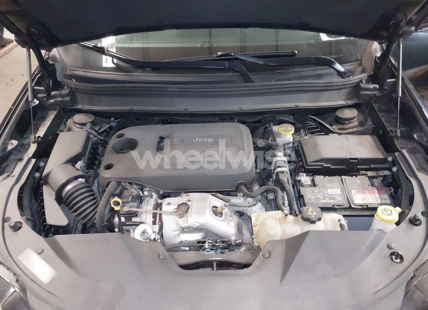 Photo 10 of 2019 Jeep Cherokee LIMITED 4X4 (VIN 1C4PJMDN4KD238762)