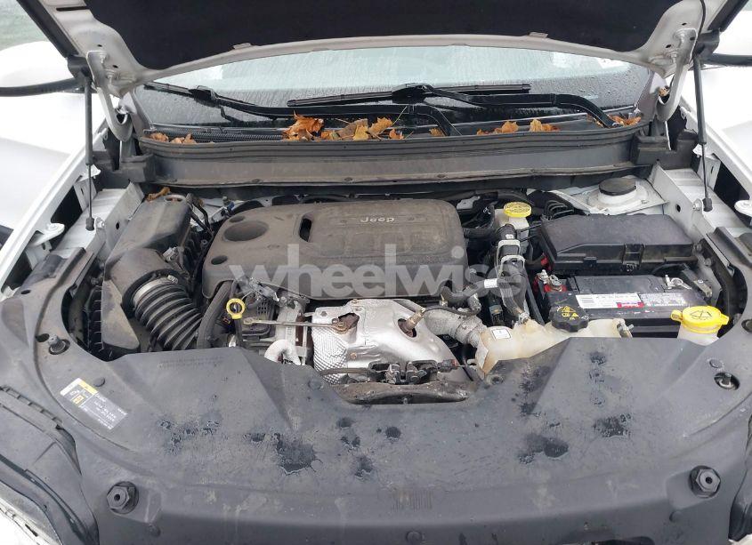 Photo 10 of 2019 Jeep Cherokee LIMITED 4X4 (VIN 1C4PJMDN6KD254283)