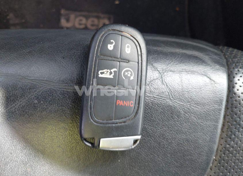 Photo 11 of 2019 Jeep Cherokee LIMITED 4X4 (VIN 1C4PJMDN8KD213914)