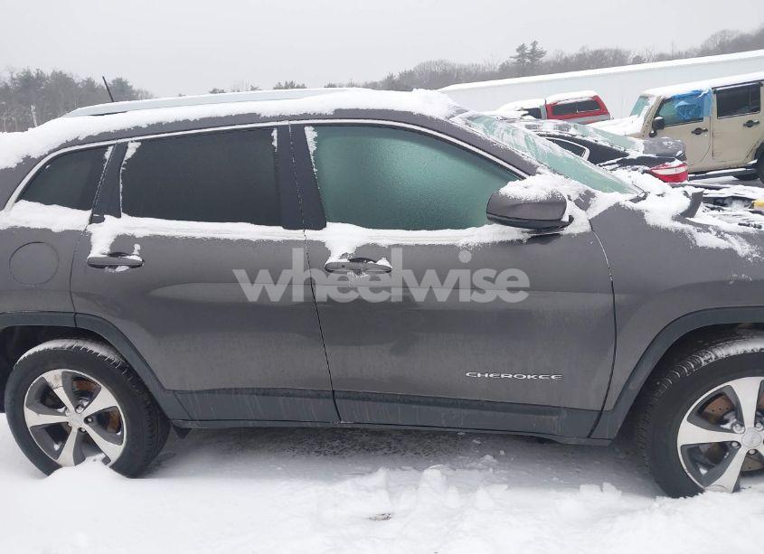 Photo 13 of 2019 Jeep Cherokee LIMITED 4X4 (VIN 1C4PJMDN8KD399423)