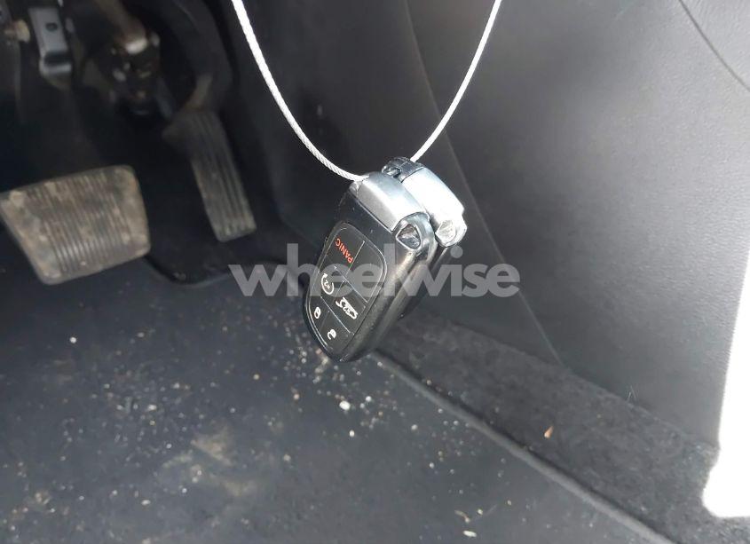 Photo 11 of 2014 Jeep Cherokee LIMITED (VIN 1C4PJMDS0EW210150)