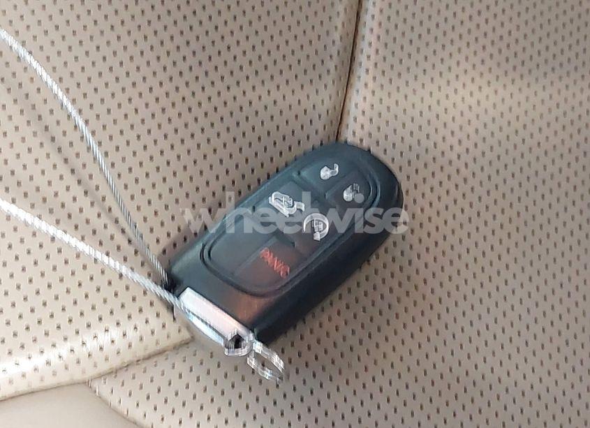 Photo 11 of 2015 Jeep Cherokee LIMITED (VIN 1C4PJMDS0FW581164)