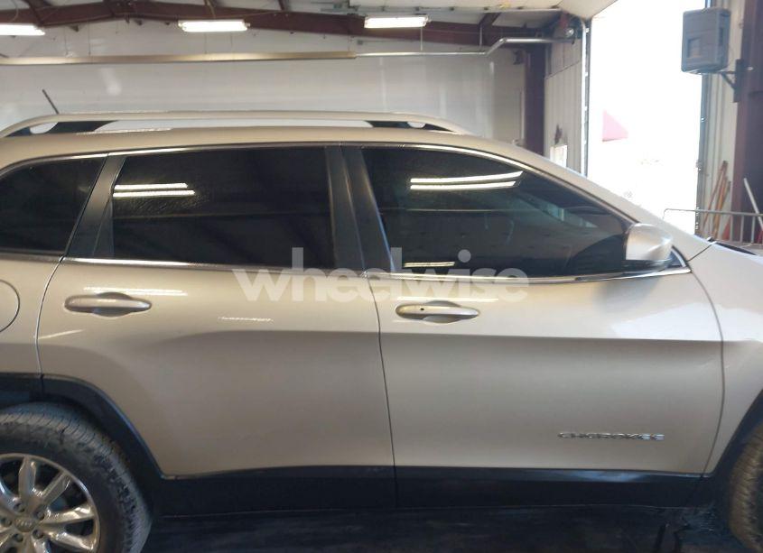 Photo 13 of 2015 Jeep Cherokee LIMITED (VIN 1C4PJMDS0FW581164)