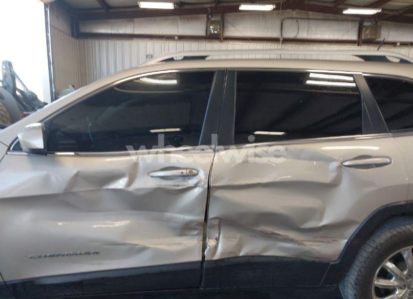 Photo 14 of 2015 Jeep Cherokee LIMITED (VIN 1C4PJMDS0FW581164)