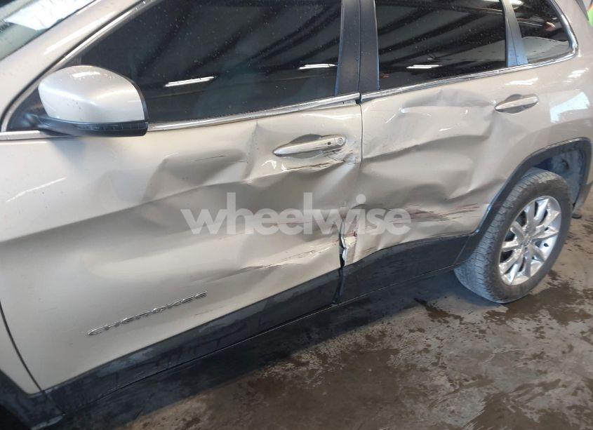 Photo 6 of 2015 Jeep Cherokee LIMITED (VIN 1C4PJMDS0FW581164)