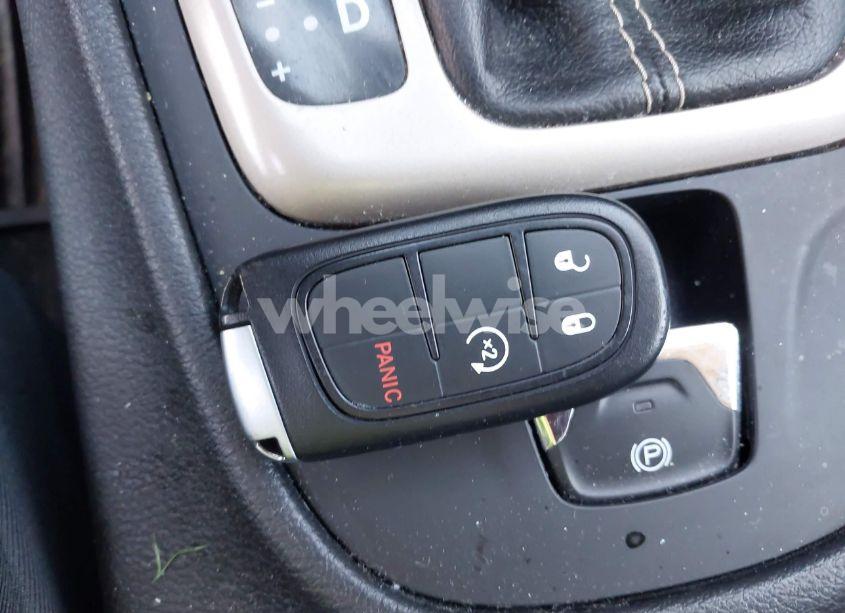 Photo 11 of 2015 Jeep Cherokee LIMITED (VIN 1C4PJMDS0FW751409)