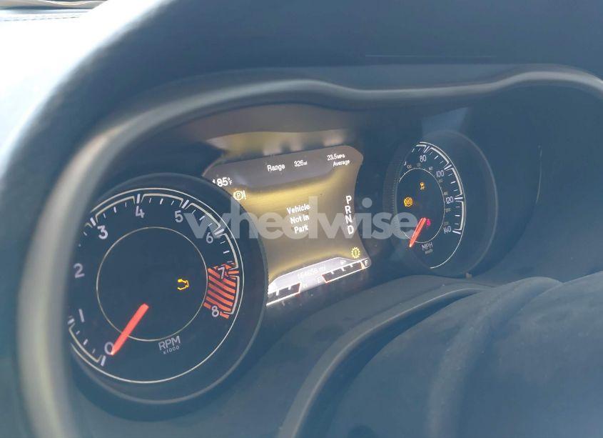 Photo 15 of 2015 Jeep Cherokee LIMITED (VIN 1C4PJMDS0FW770266)