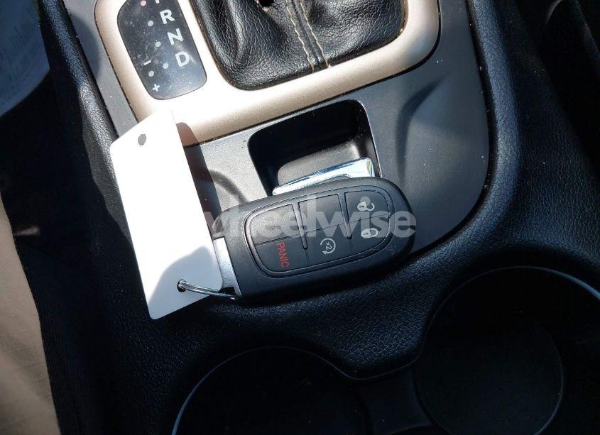 Photo 11 of 2015 Jeep Cherokee LIMITED (VIN 1C4PJMDS0FW790064)