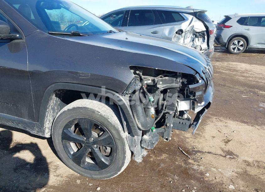 Photo 6 of 2017 Jeep Cherokee HIGH ALTITUDE 4X4 (VIN 1C4PJMDS0HW647733)