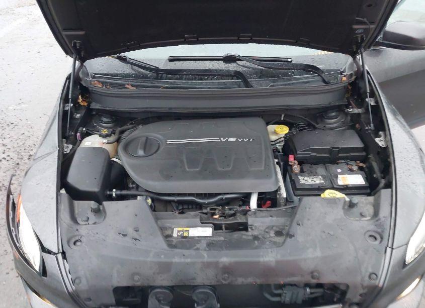 Photo 10 of 2015 Jeep Cherokee LIMITED (VIN 1C4PJMDS1FW538551)