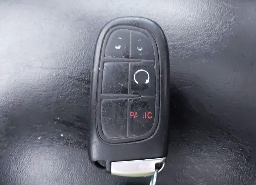 Photo 11 of 2015 Jeep Cherokee LIMITED (VIN 1C4PJMDS1FW538551)