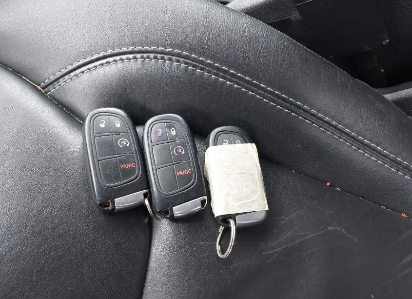 Photo 11 of 2015 Jeep Cherokee LIMITED (VIN 1C4PJMDS1FW665302)