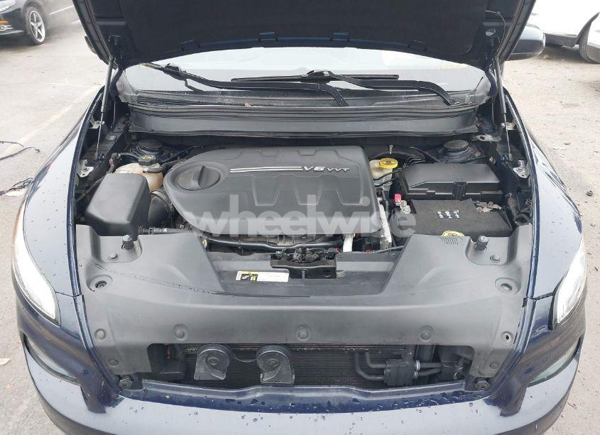 Photo 10 of 2015 Jeep Cherokee LIMITED (VIN 1C4PJMDS1FW665932)