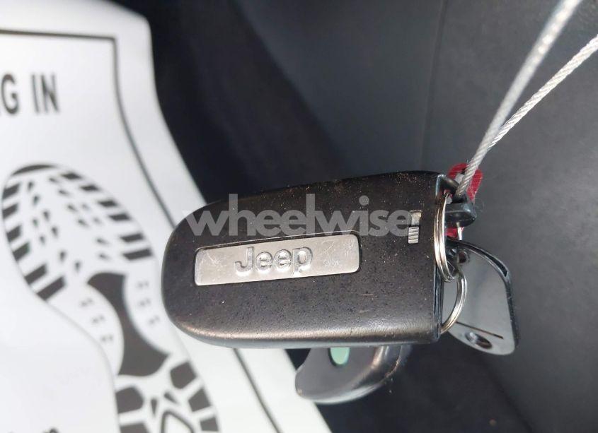 Photo 11 of 2016 Jeep Cherokee LIMITED (VIN 1C4PJMDS1GW187030)