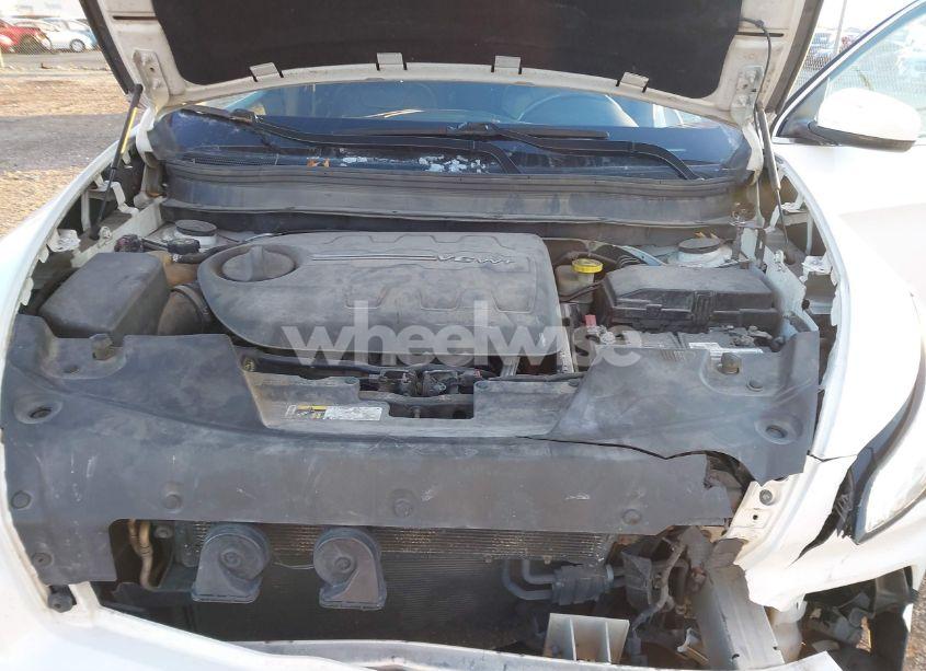 Photo 10 of 2016 Jeep Cherokee LIMITED (VIN 1C4PJMDS1GW231057)