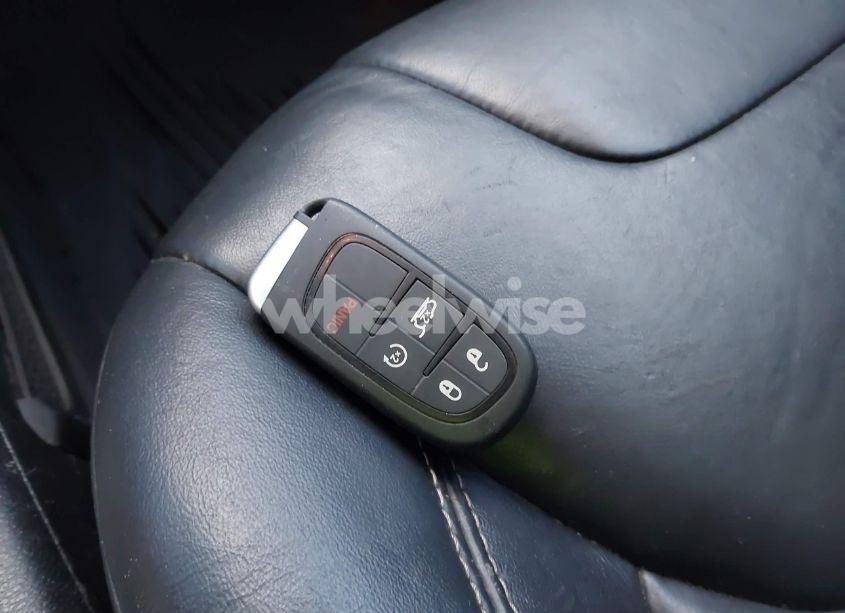 Photo 11 of 2016 Jeep Cherokee LIMITED (VIN 1C4PJMDS1GW231057)