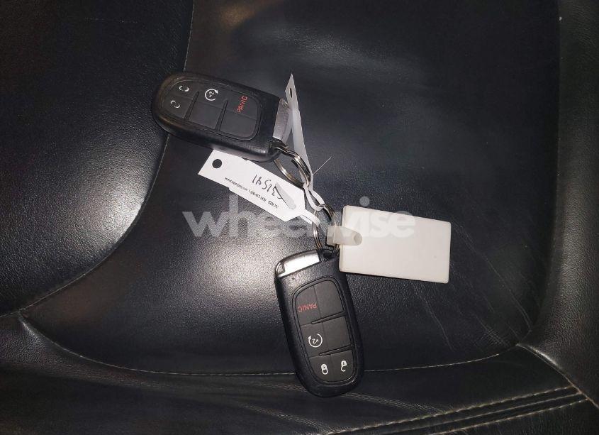 Photo 11 of 2016 Jeep Cherokee LIMITED (VIN 1C4PJMDS1GW252264)