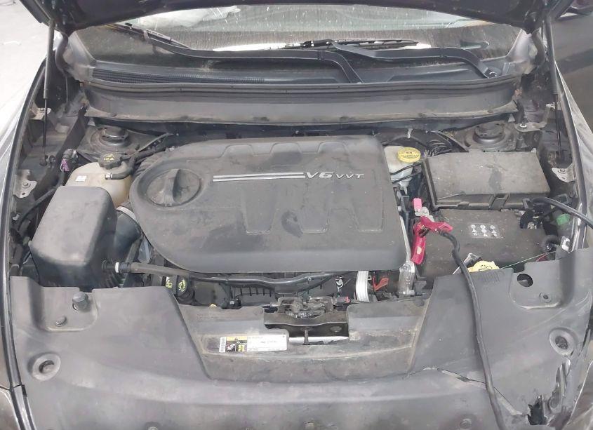 Photo 10 of 2015 Jeep Cherokee LIMITED (VIN 1C4PJMDS2FW633619)