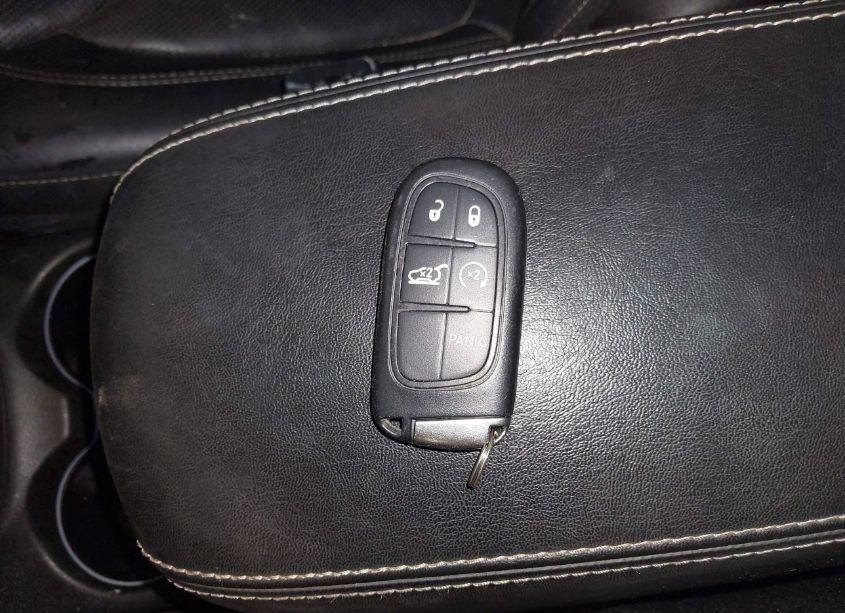 Photo 11 of 2015 Jeep Cherokee LIMITED (VIN 1C4PJMDS2FW633619)