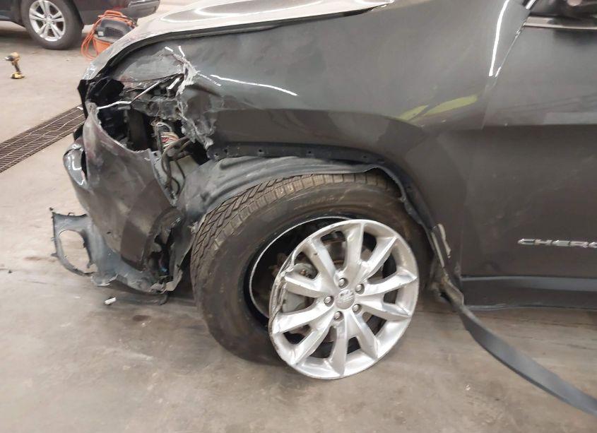 Photo 17 of 2015 Jeep Cherokee LIMITED (VIN 1C4PJMDS2FW633619)