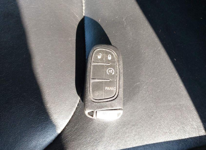 Photo 11 of 2015 Jeep Cherokee LIMITED (VIN 1C4PJMDS2FW688359)