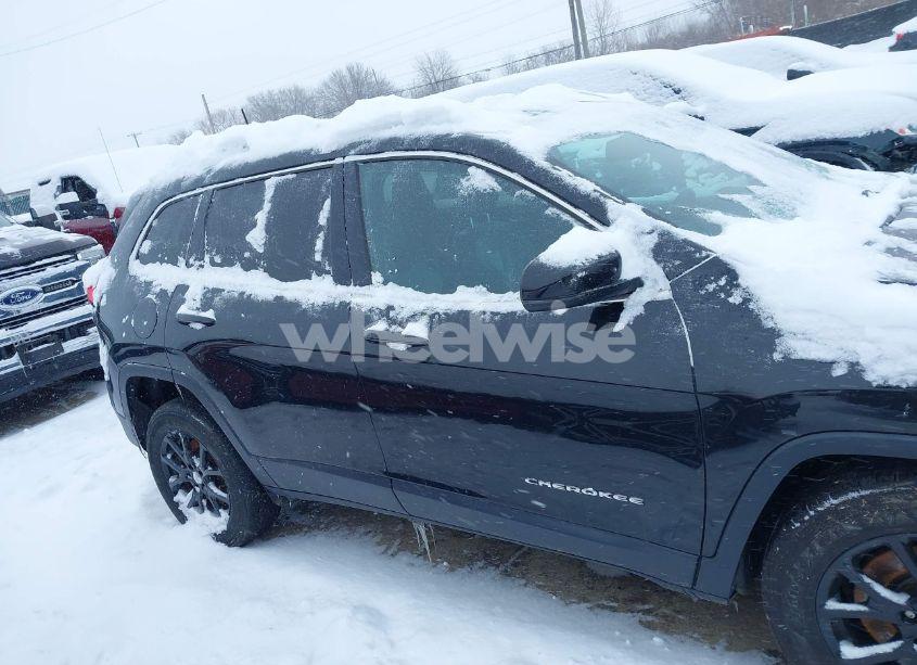 Photo 13 of 2016 Jeep Cherokee LIMITED (VIN 1C4PJMDS2GW145479)