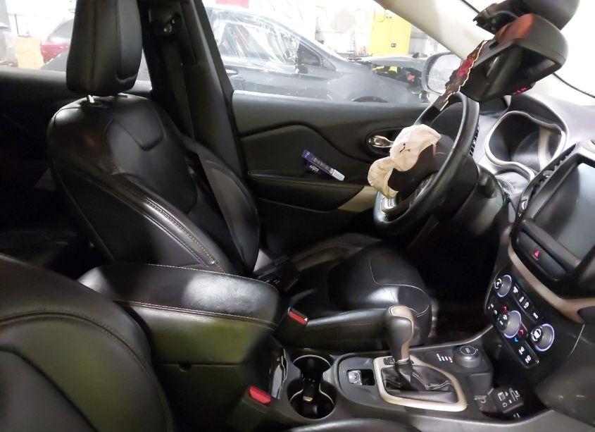 Photo 5 of 2017 Jeep Cherokee HIGH ALTITUDE 4X4 (VIN 1C4PJMDS2HW625443)