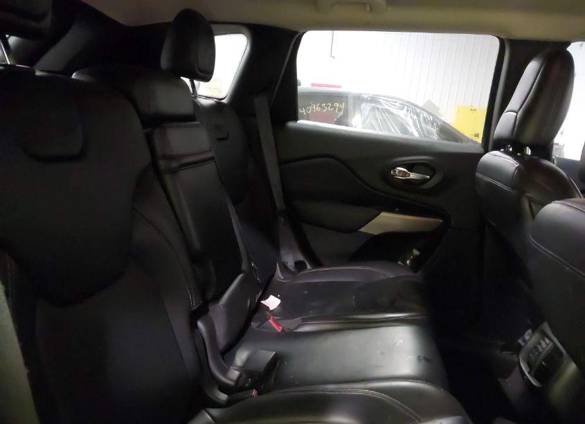 Photo 8 of 2017 Jeep Cherokee HIGH ALTITUDE 4X4 (VIN 1C4PJMDS2HW625443)