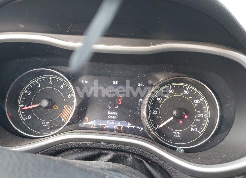 Photo 7 of 2014 Jeep Cherokee LIMITED (VIN 1C4PJMDS3EW250299)