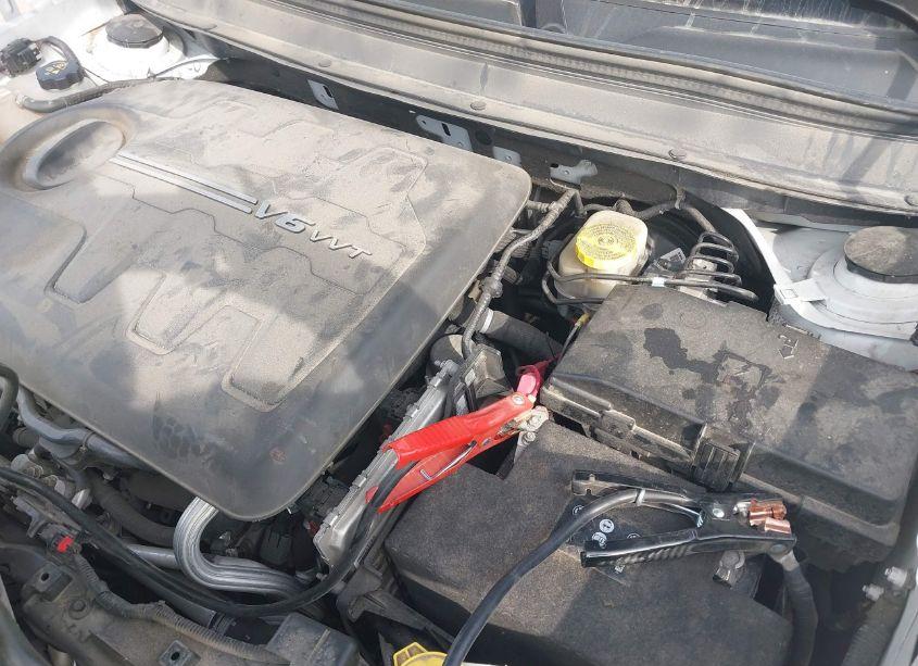 Photo 10 of 2016 Jeep Cherokee LIMITED (VIN 1C4PJMDS3GW124107)