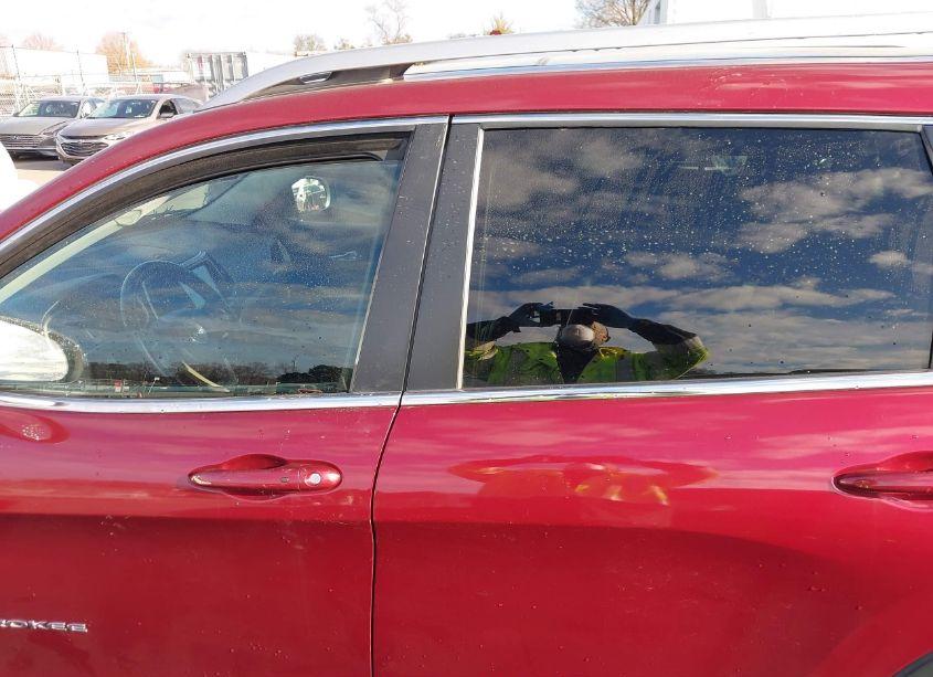 Photo 14 of 2017 Jeep Cherokee LIMITED 4X4 (VIN 1C4PJMDS3HW568847)