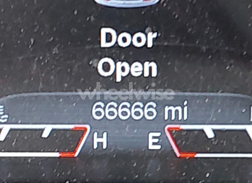 Photo 15 of 2017 Jeep Cherokee LIMITED 4X4 (VIN 1C4PJMDS3HW593716)