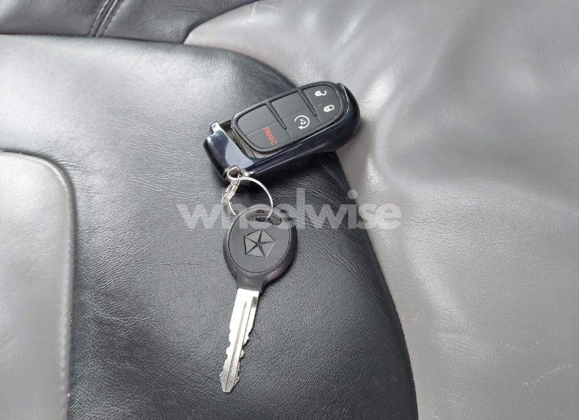 Photo 11 of 2014 Jeep Cherokee LIMITED (VIN 1C4PJMDS4EW141477)