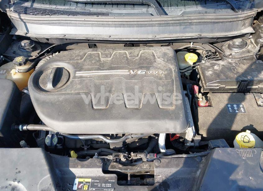 Photo 10 of 2015 Jeep Cherokee LIMITED (VIN 1C4PJMDS4FW576579)