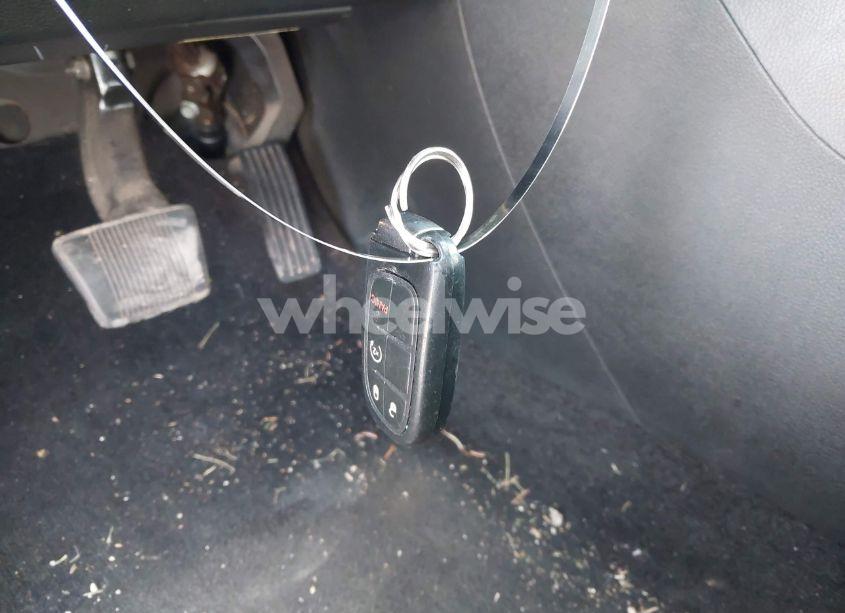 Photo 11 of 2015 Jeep Cherokee LIMITED (VIN 1C4PJMDS4FW576579)