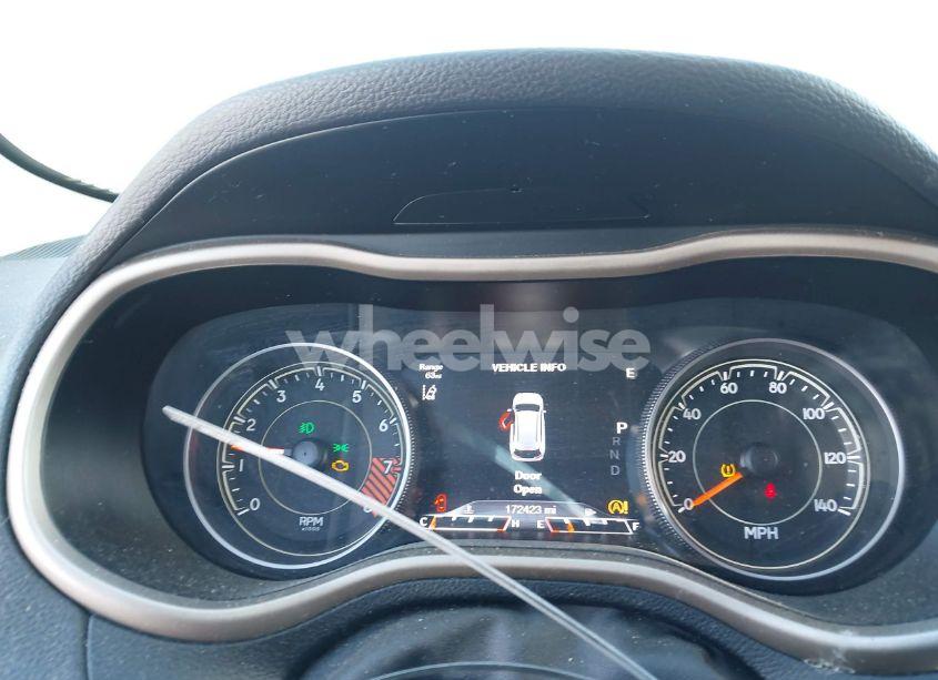 Photo 7 of 2015 Jeep Cherokee LIMITED (VIN 1C4PJMDS4FW713567)