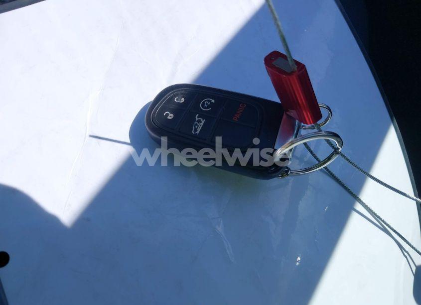 Photo 11 of 2015 Jeep Cherokee LIMITED (VIN 1C4PJMDS4FW729171)