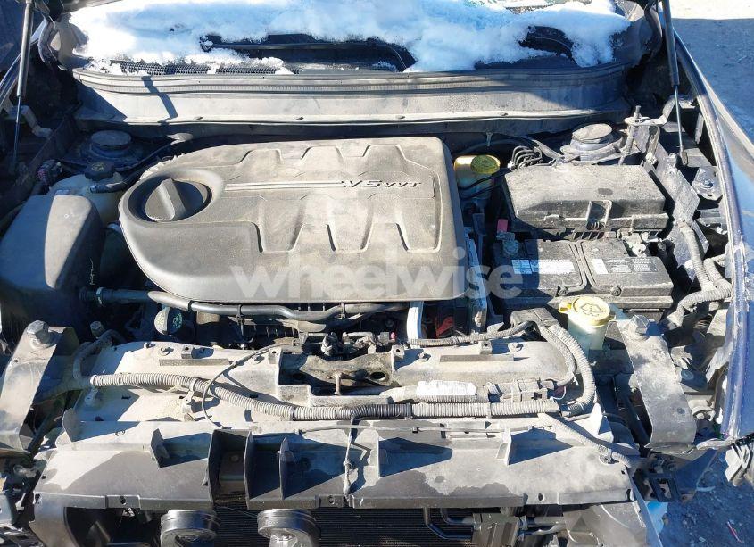 Photo 10 of 2015 Jeep Cherokee LIMITED (VIN 1C4PJMDS4FW735584)