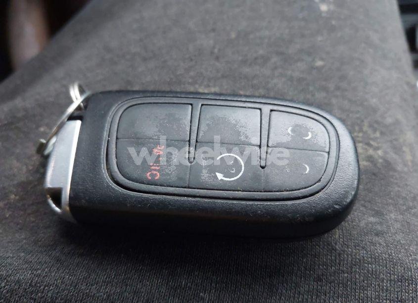 Photo 11 of 2016 Jeep Cherokee LIMITED (VIN 1C4PJMDS4GW181710)