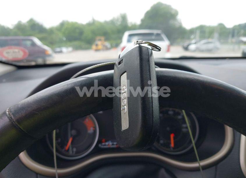 Photo 11 of 2016 Jeep Cherokee LIMITED (VIN 1C4PJMDS4GW220053)