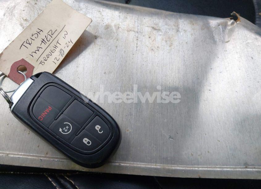 Photo 11 of 2017 Jeep Cherokee HIGH ALTITUDE 4X4 (VIN 1C4PJMDS4HW557517)