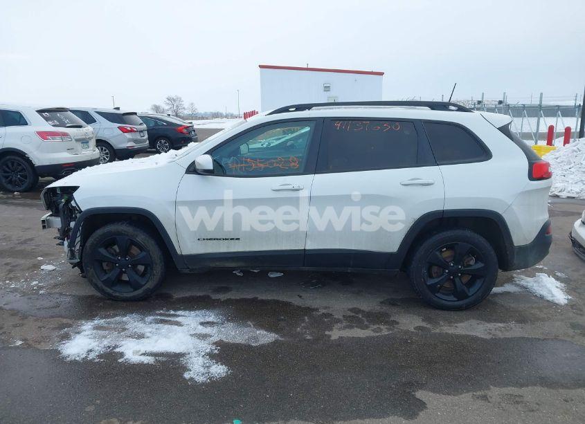 Photo 15 of 2017 Jeep Cherokee HIGH ALTITUDE 4X4 (VIN 1C4PJMDS4HW557517)