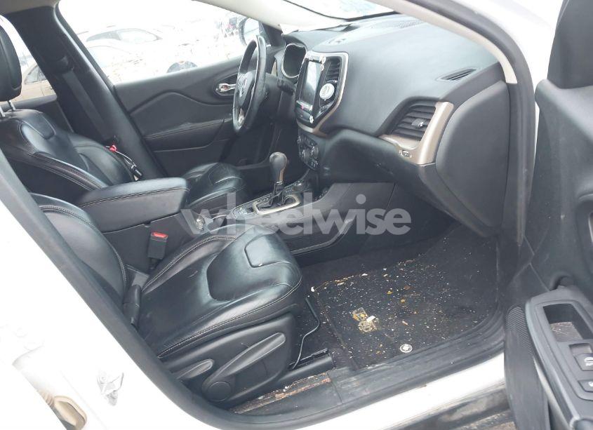 Photo 5 of 2017 Jeep Cherokee HIGH ALTITUDE 4X4 (VIN 1C4PJMDS4HW557517)