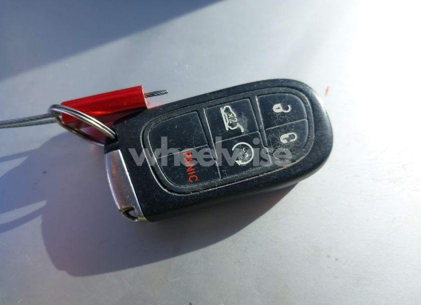 Photo 11 of 2015 Jeep Cherokee LIMITED (VIN 1C4PJMDS5FW510977)