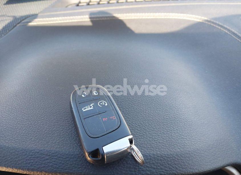 Photo 11 of 2015 Jeep Cherokee LIMITED (VIN 1C4PJMDS5FW511580)