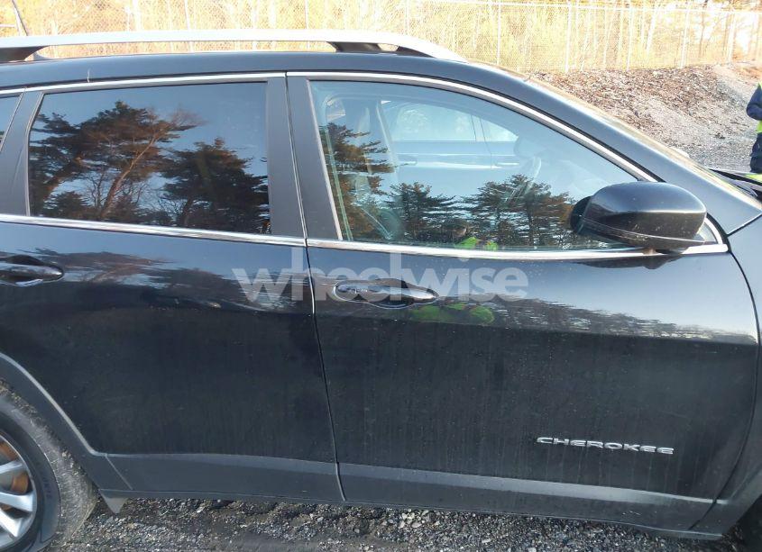 Photo 13 of 2017 Jeep Cherokee LIMITED (VIN 1C4PJMDS5HD224478)